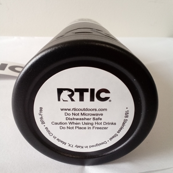 RTIC 20 OZ Stainless Steel Insulated Water Bottle Leak-Proof Lid Matte Black NEW - Picture 8 of 10